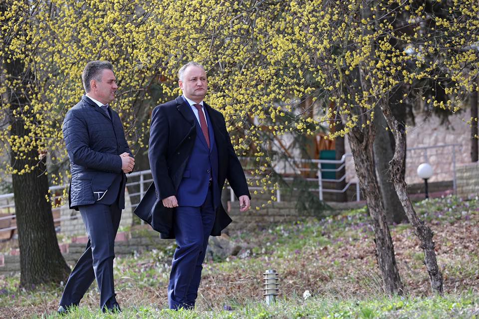 Игорь Додон завершил встречу с Вадимом Красносельским