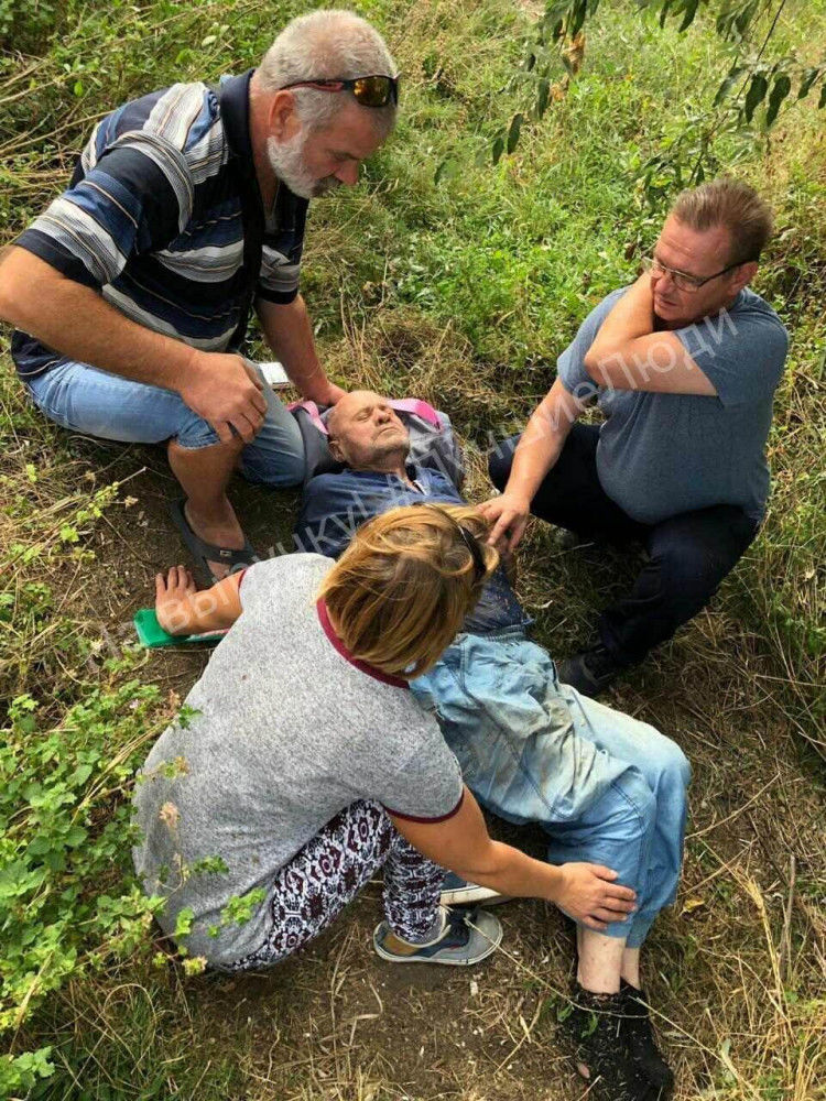 Под Одессой нашли пропавшего дедушку: он бродил в полях почти неделю