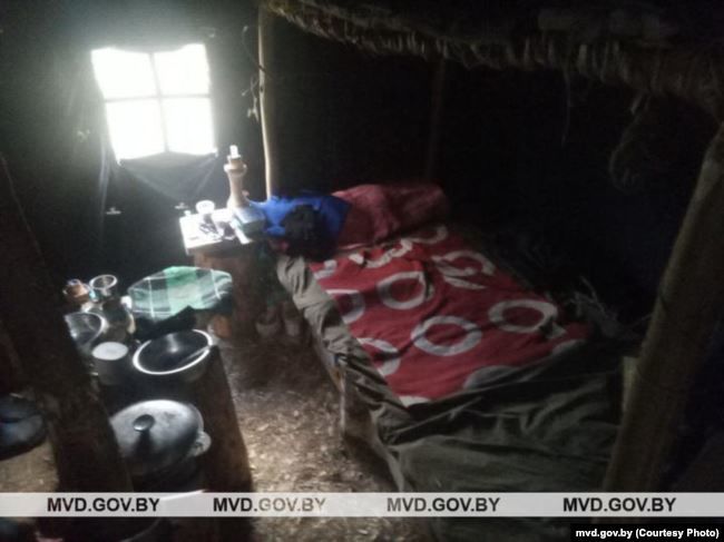 В Беларуси семья 2 месяца пряталась в лесу "от COVID-19 и чипирования"