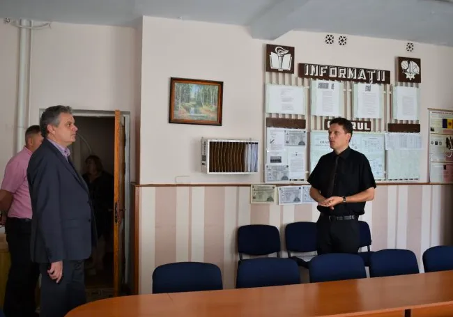 Вице-премьер Олег Серебрян посетил село Гура Быкулуй
