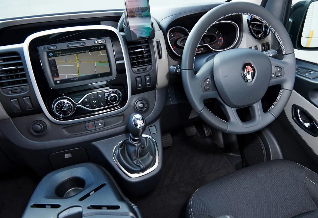 Компания Renault представила «формульный» фургон модели Trafic