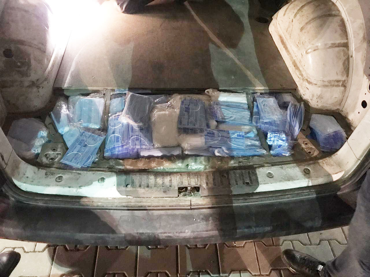 Украинец пытался провезти в Польшу десять тысяч медицинских масок