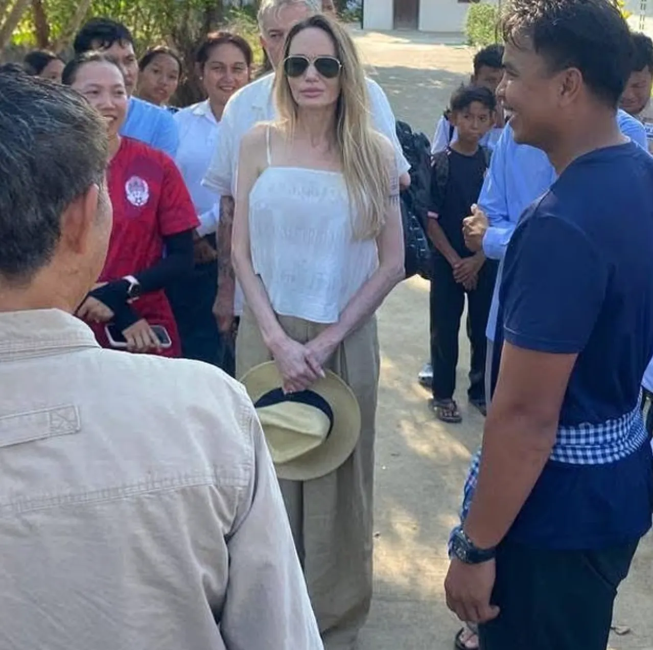 Angelina Jolie i-a surprins pe fani cu înfățișarea sa: Nu este deloc ea