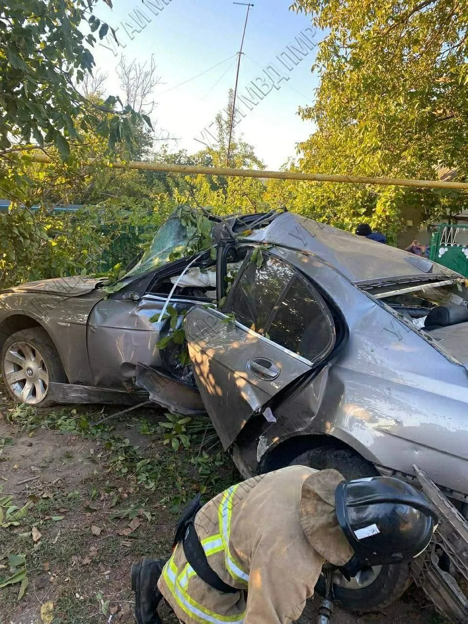 Смертельное ДТП в Каушанах: BMW врезался в дерево, один человек погиб