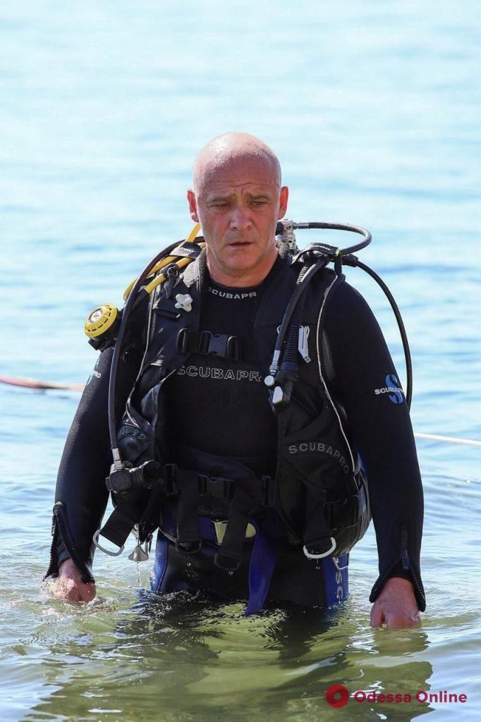 Мэр Одессы вместе с водолазами обследовал затонувшую часть судна Delfi