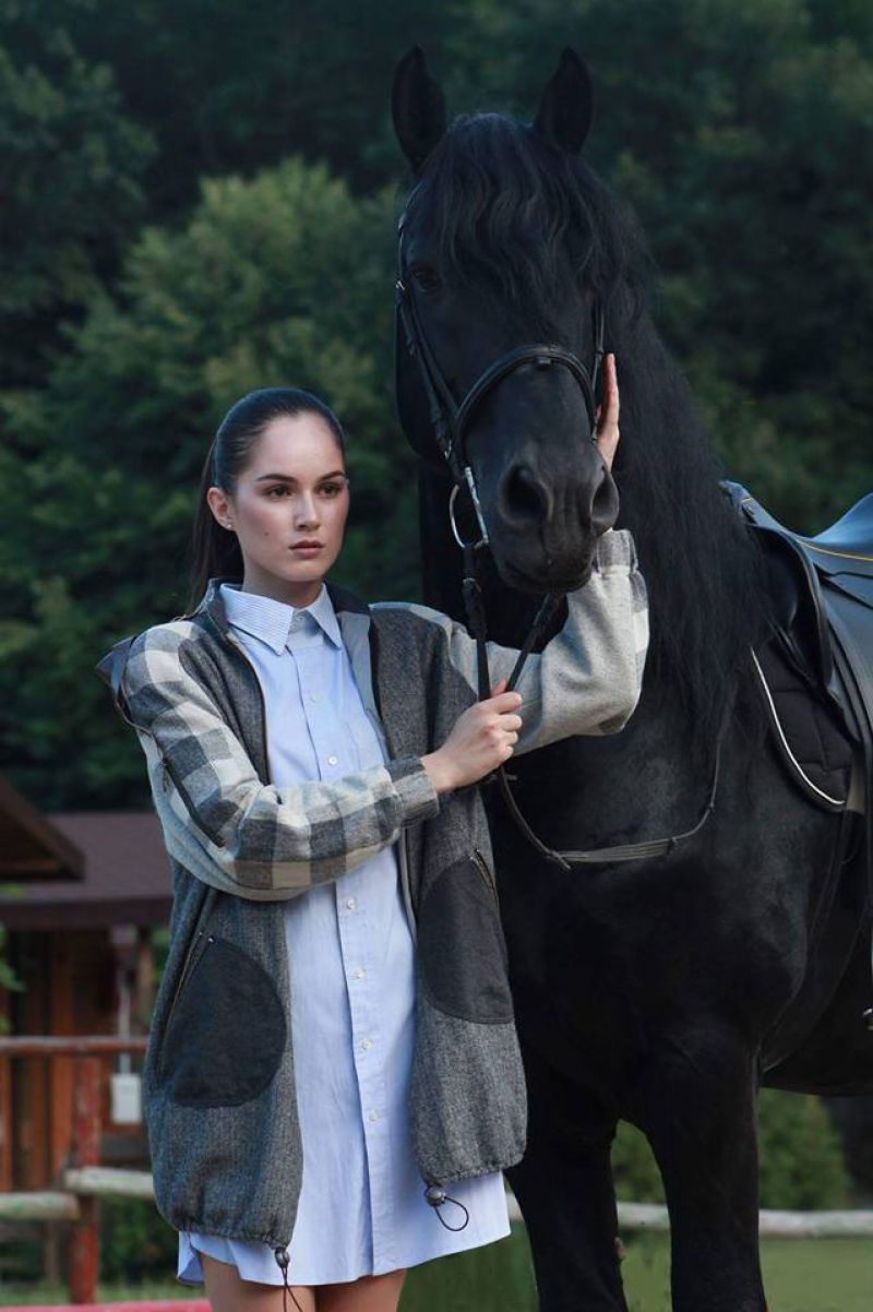 Студентка из РМ, учащаяся в Яссах создала коллекцию одежды в стиле дерби