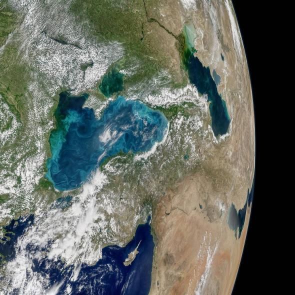 Foto NASA. Marea Neagră are culoarea turcoaz acum