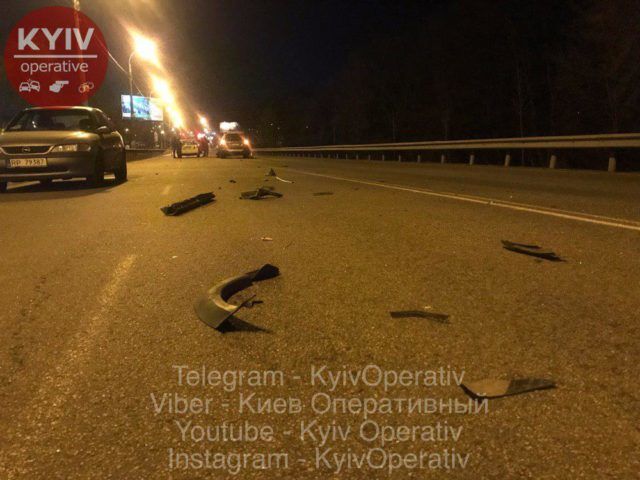 В Киеве автоледи протаранила грузовик, в котором ехали 25 нацгвардейцев