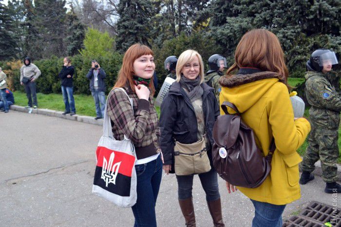 В Одессе сожгли импровизированный мемориал у Дома профсоюзов