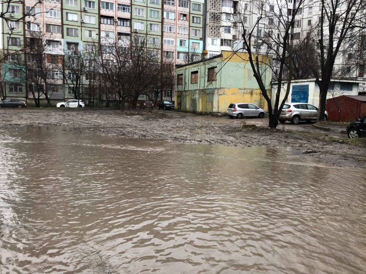 Inundaţii în sectorul Râşcani din cauza ploii