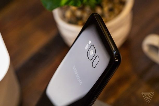 Samsung презентовал флагманский смартфон Galaxy S8