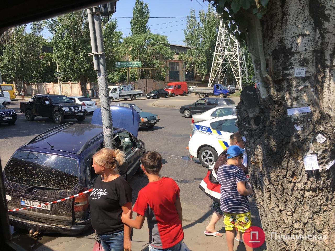 ДТП в Одессе с участием машины из Молдовы: один из автомобилей перевернулся