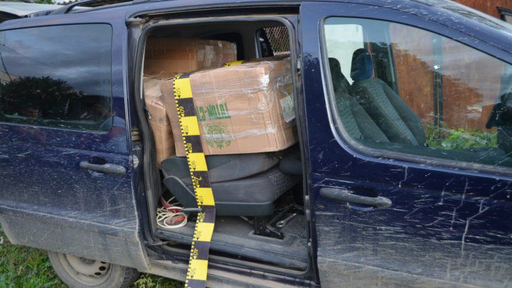 В машине граждан Румынии обнаружили 7 тысяч пачек молдавских сигарет