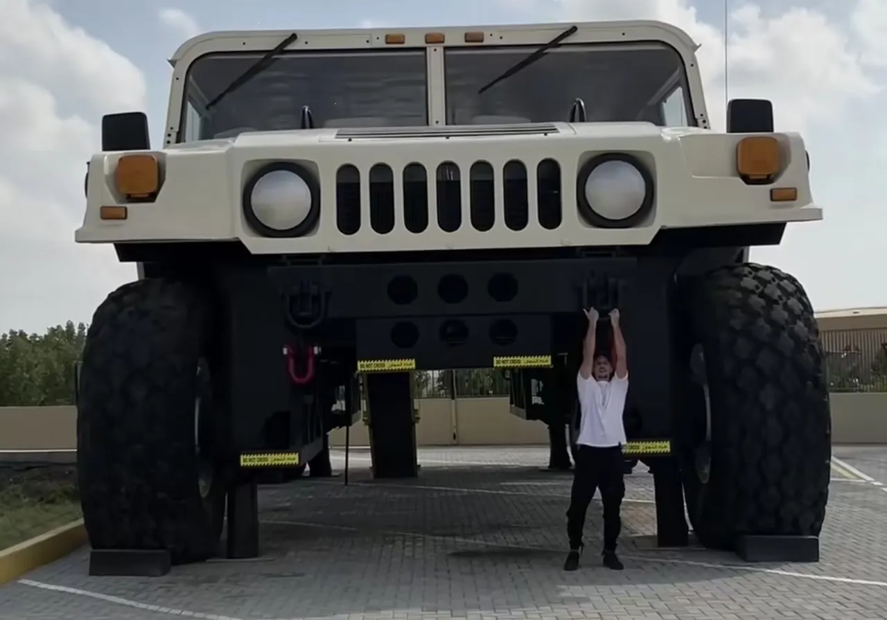 Пентхаус на колесах: в ОАЭ показали самый большой Hummer в мире