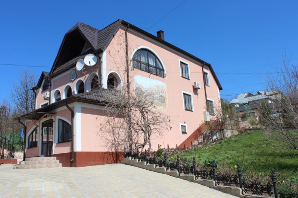 Banca de Economii распродает дома по 19 тысяч леев