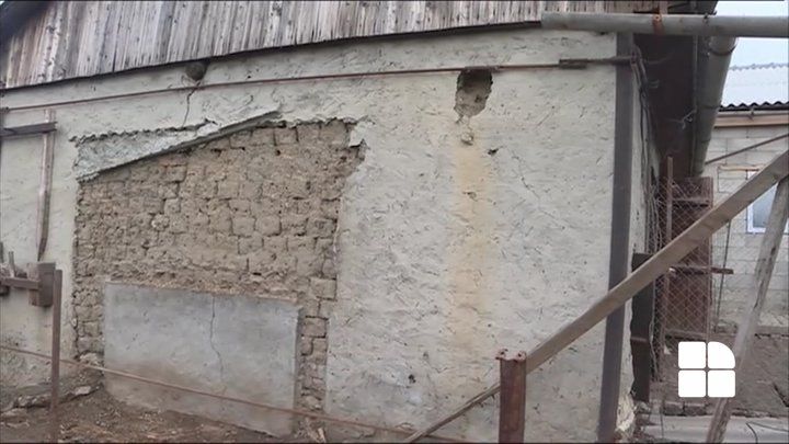 Opt case din Ceadîr-Lunga ar putea să se prăbușească din cauza alunecărilor de teren