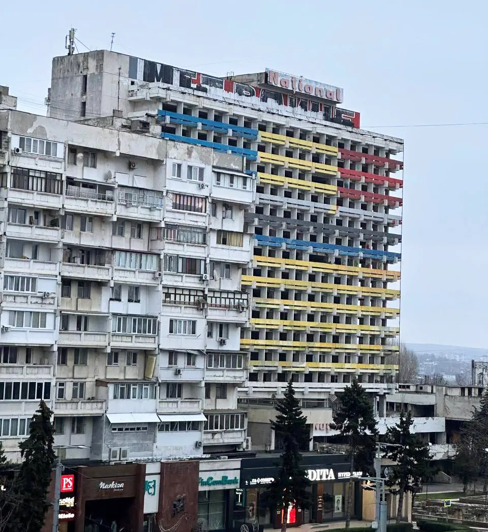 Столичный отель "Националь" вновь перекрасили