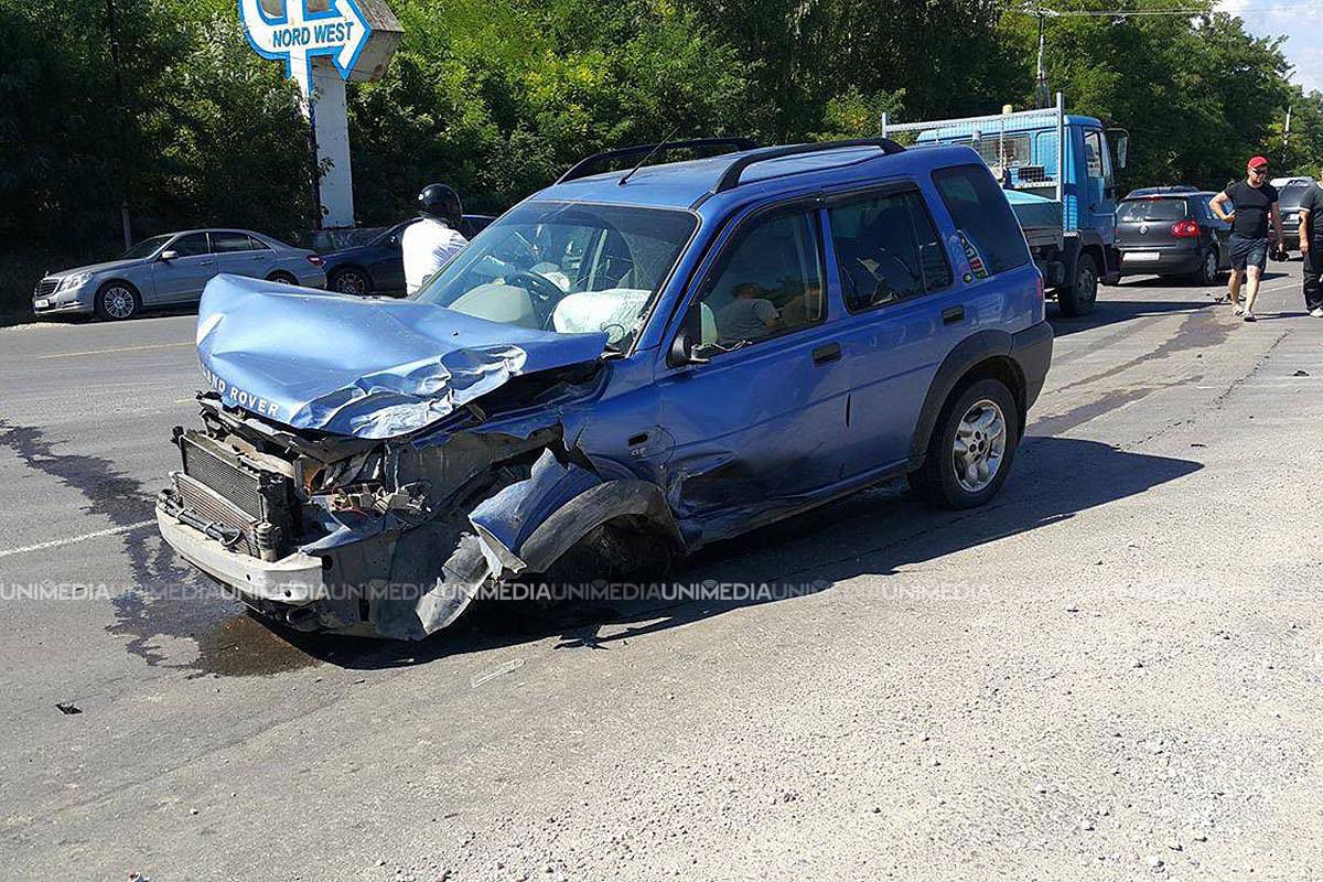 В Молдове вновь перевернулась маршрутка с пассажирами