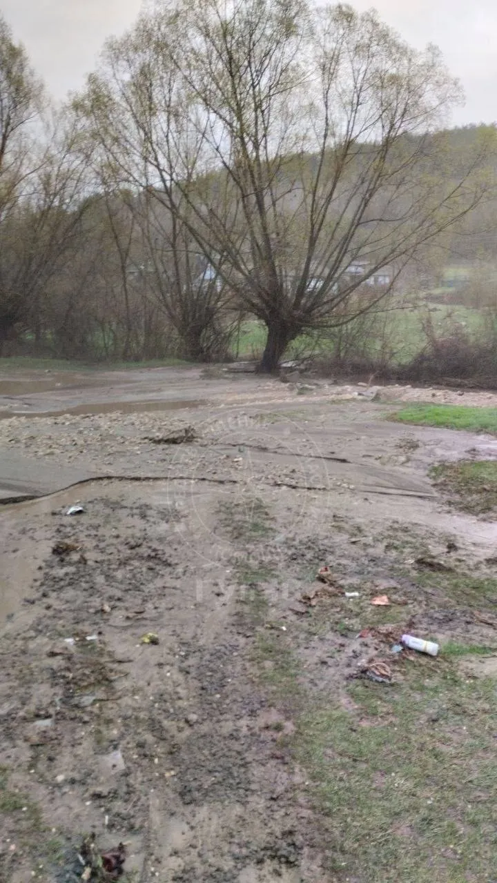 В Рыбницком районе в результате ливня размыло дороги, поврежден асфальт