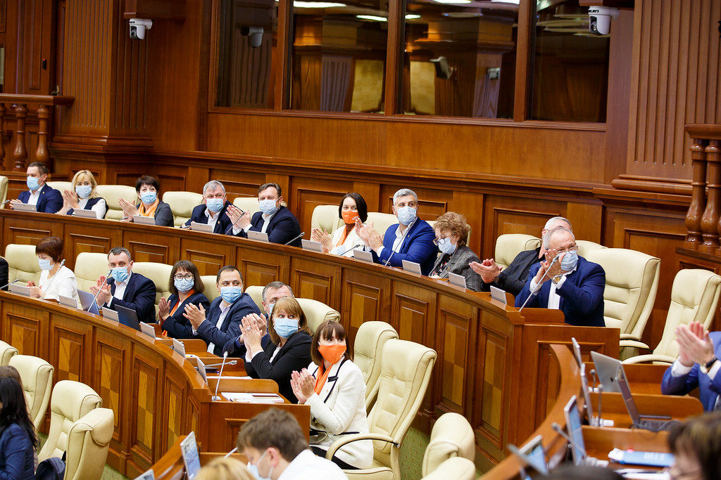 Студенты Госуниверситета Молдовы пройдут стажировку в парламенте