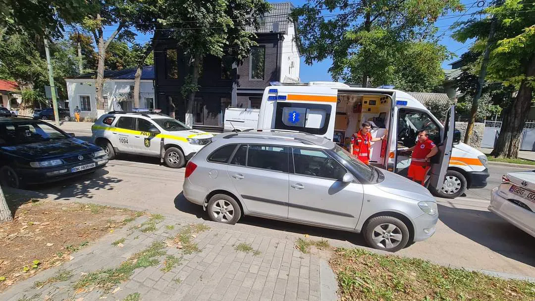 В центре Кишинёва водитель сбил вeлocипедиста и скрылся с места происшествия