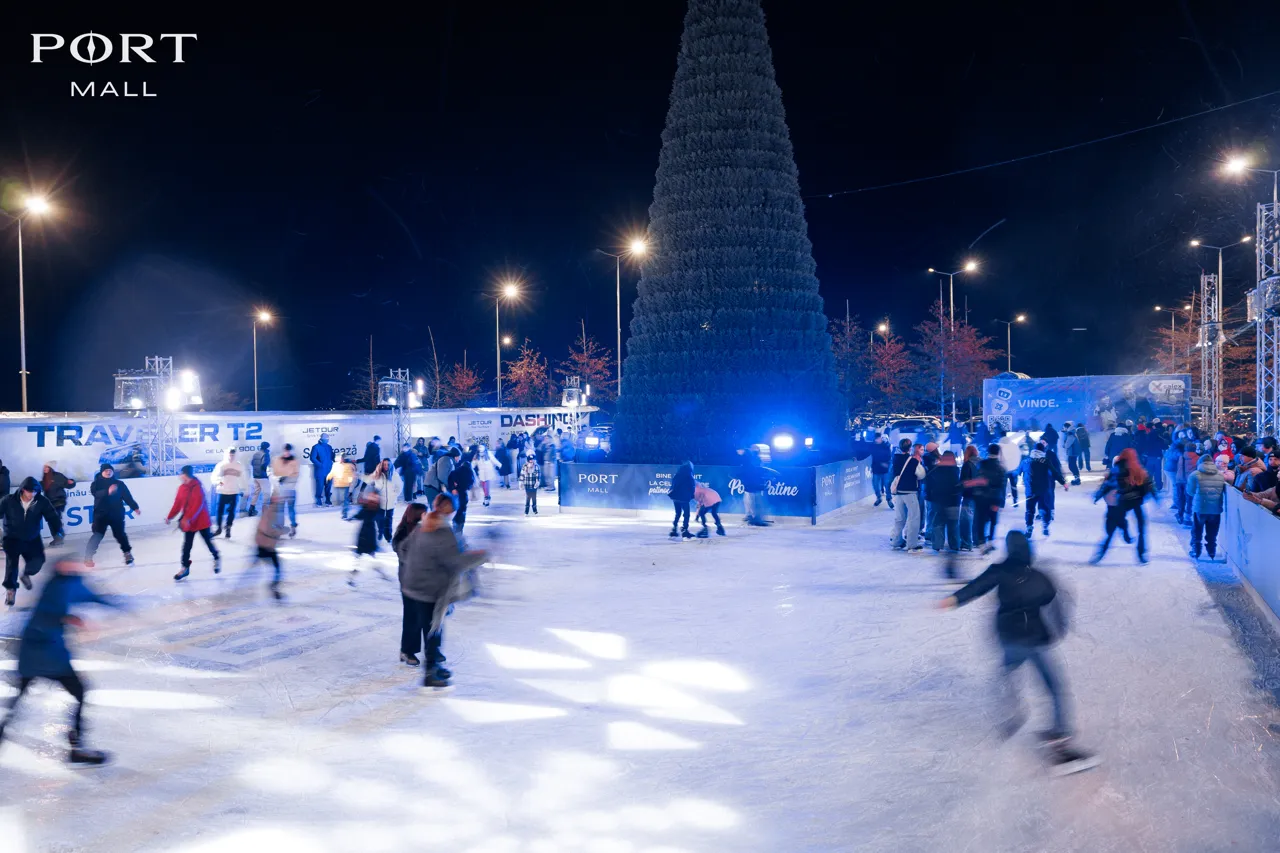На парковке Port Mall открылся крупнейшии каток в стране