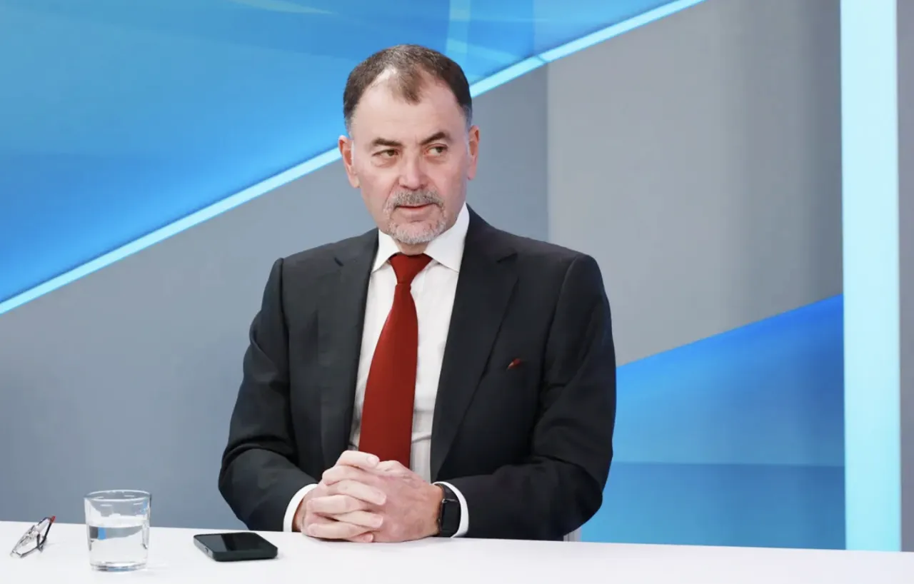 Am slăbit 60 de kilograme și mâncam slănină: Fostul ministru al Apărării a povestit despre dieta sa