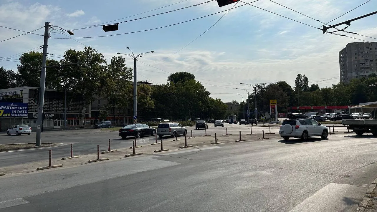 Еще на двух столичных перекрестках установят "умные" светофоры