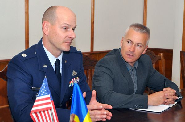 Анатол Шалару наградил военного США медалью "За укрепление воинского содружества"