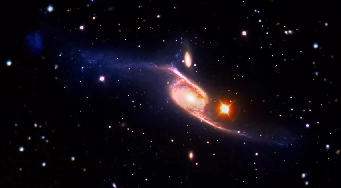 NASA показало фотографию самой большой спиральной галактики во Вселенной