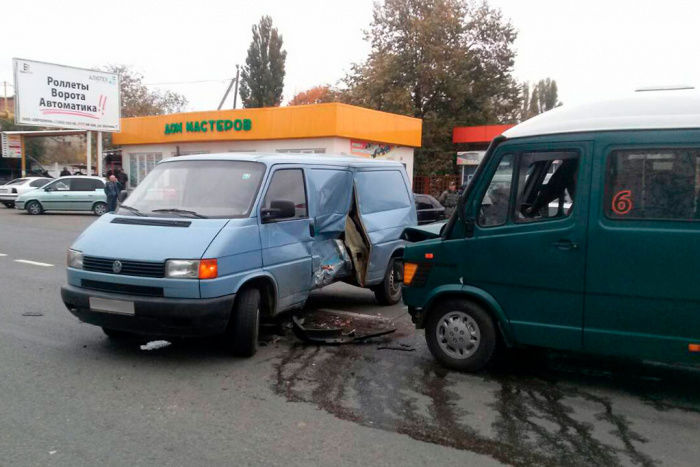 В Тирасполе в ДТП с участием двух микроавтобусов пострадали 12 человек