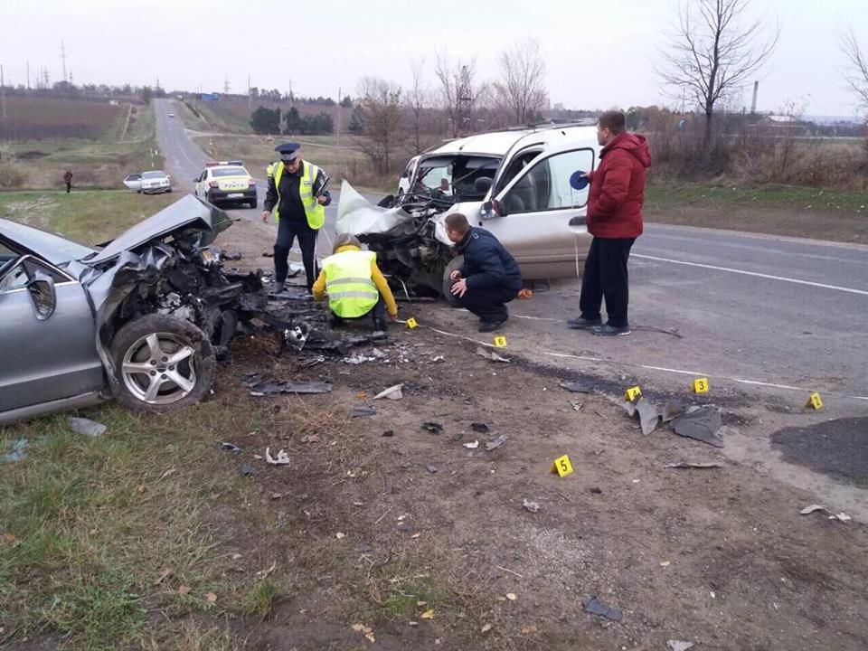 Accident teribil la Sângerei: Un mort și doi răniți. Primele imagini
