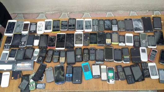 Percheziții inopinate în Penitenciarul 18: Telefoane, alcool, bani și droguri