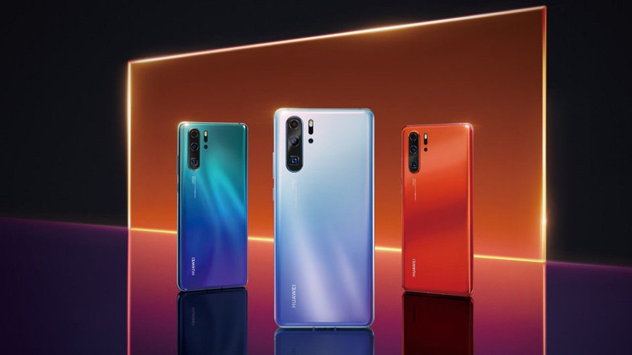 Huawei высмеяла Apple, назвав презентацию сервисов разогревом