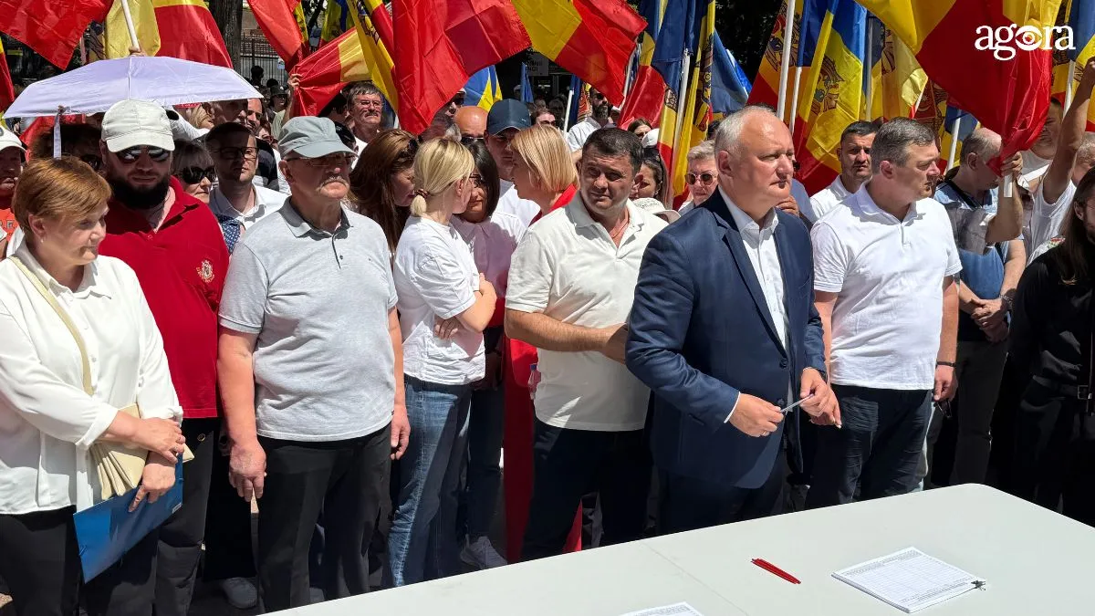 Reprezentanții BCS au organizat un protest în fața clădirii Parlamentului