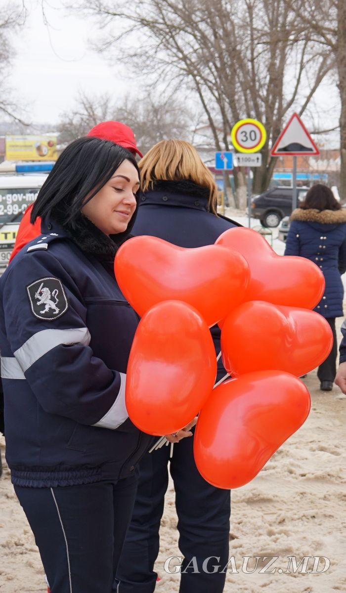 Полиция в Гагаузии поздравляет граждан с Днём святого Валентина