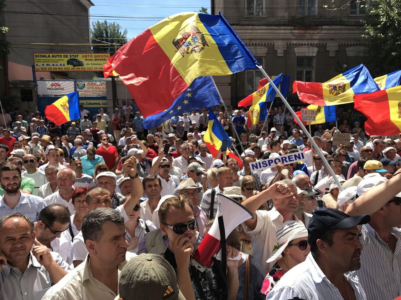 В центре Кишинева прошел протест против смешанной системы выборов