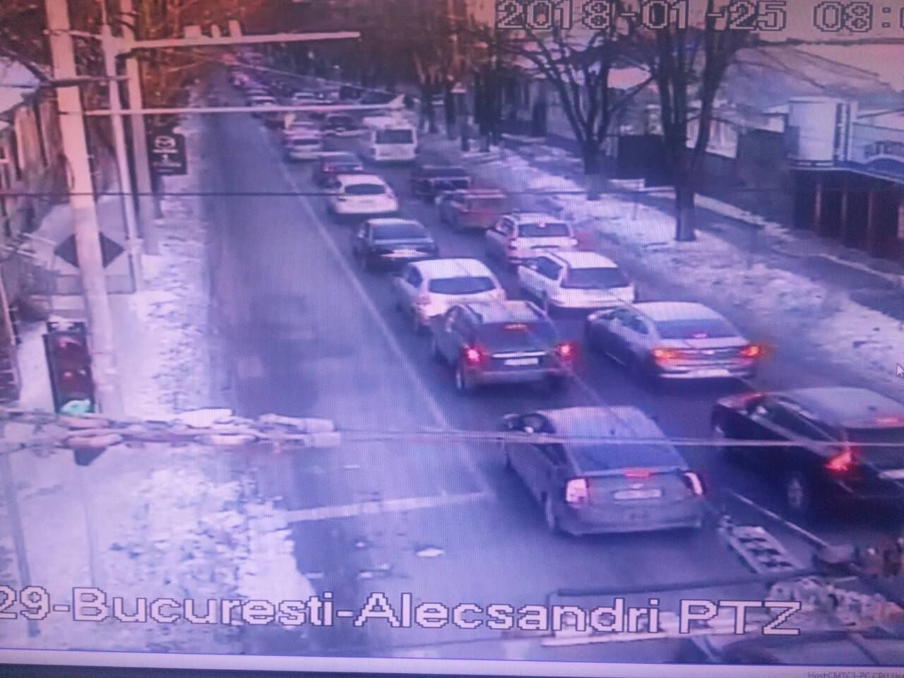 Служба InfoTrafic сообщила о ДТП и пробках в столице