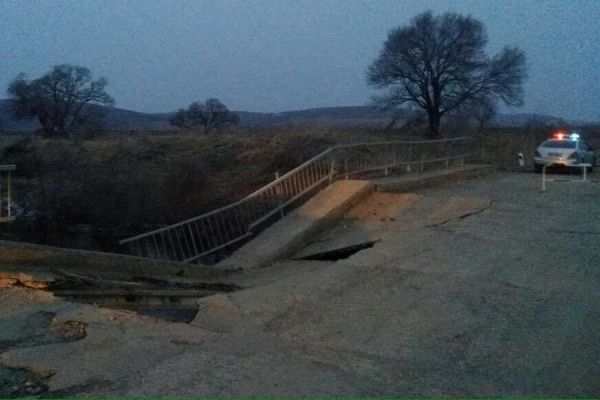 Участок дороги обрушился в Бешгиозе