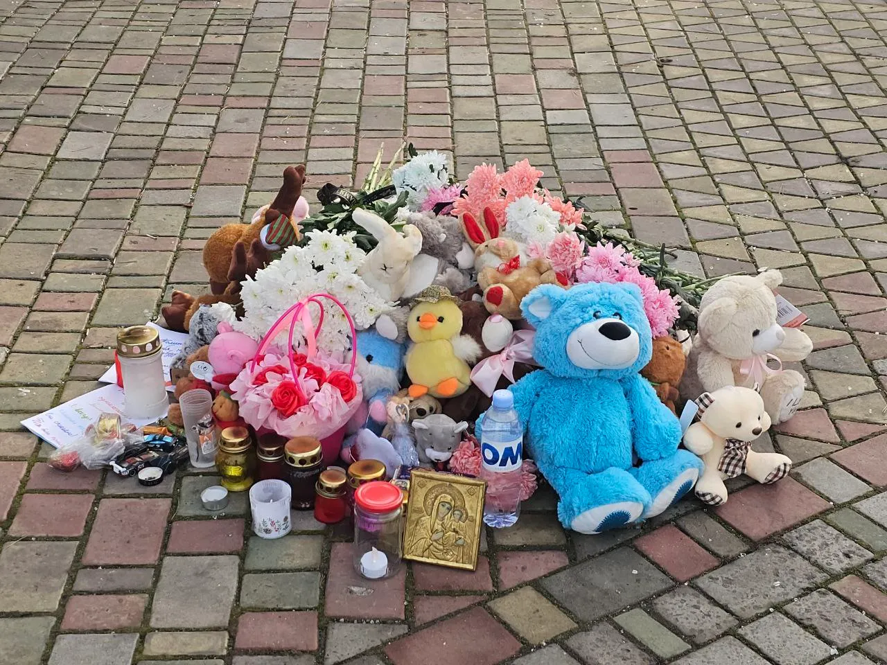 В Бельцах простились с девочкой, погибшей в ДТП по вине пьяного водителя