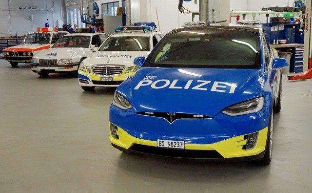 В Швейцарии полиция будет ездить на новых Tesla