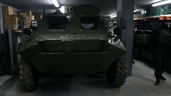 Под Киевом нашли бункер с оружием и БТР