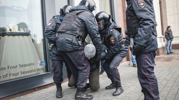 Количество задержанных в Москве превысило 250 человек