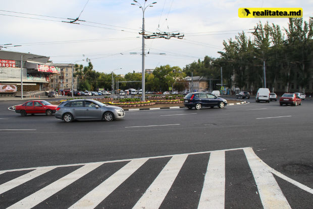 В столице завершен ремонт круговой развязки на бульваре Константина Негруцци