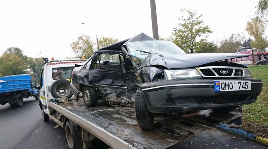 Grav accident în această dimineaţă în Capitală