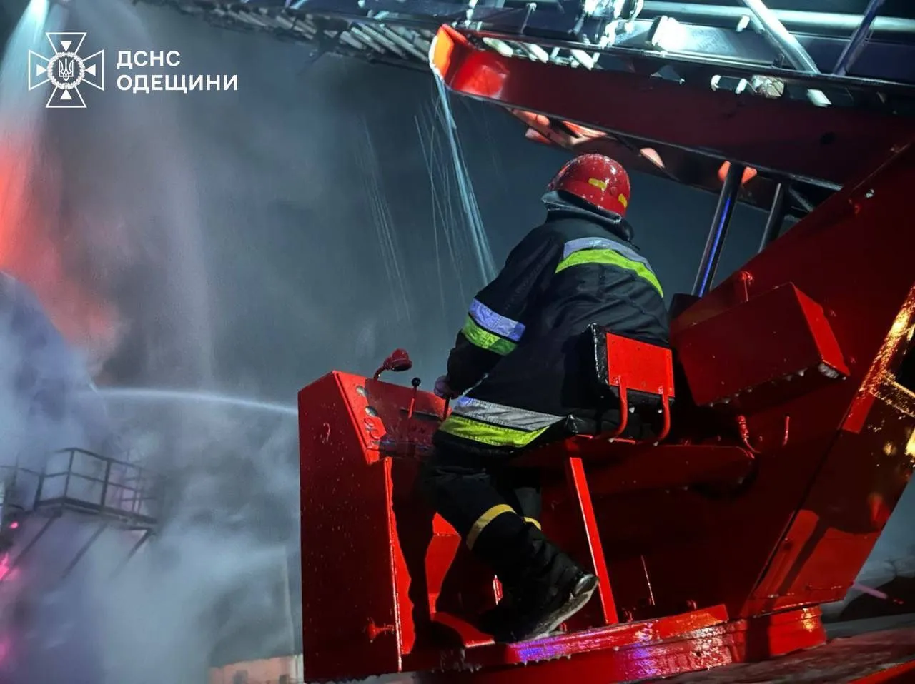 Incendiu în urma unui atac la un obiectiv energetic din regiunea Odesa
