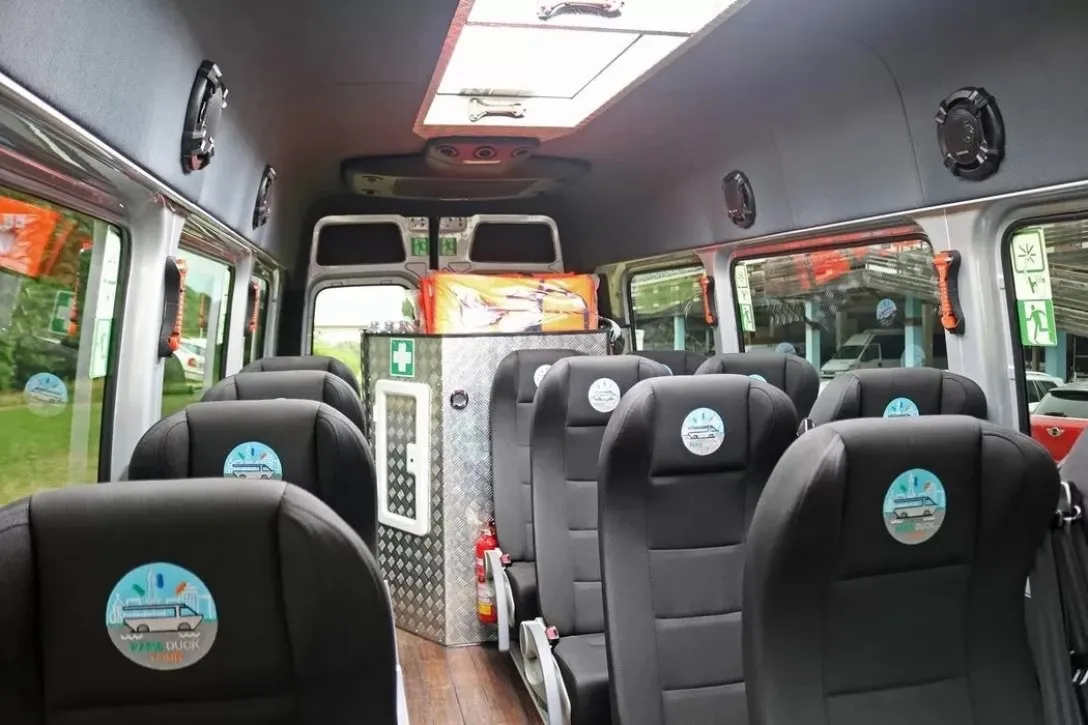 Mercedes Sprinter получил оригинальную плавающую версию
