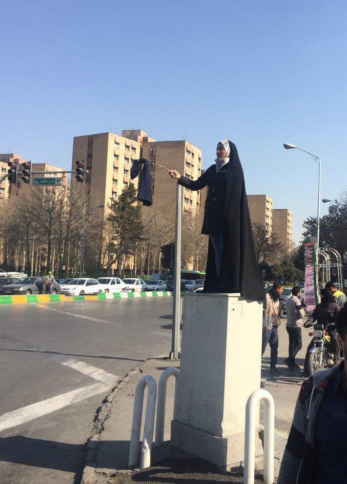 Полиция Ирана арестовала 29 женщин из-за протестов против хиджаба
