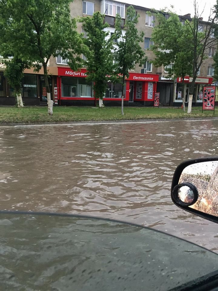 В Каушанском районе прошли проливные дожди с градом