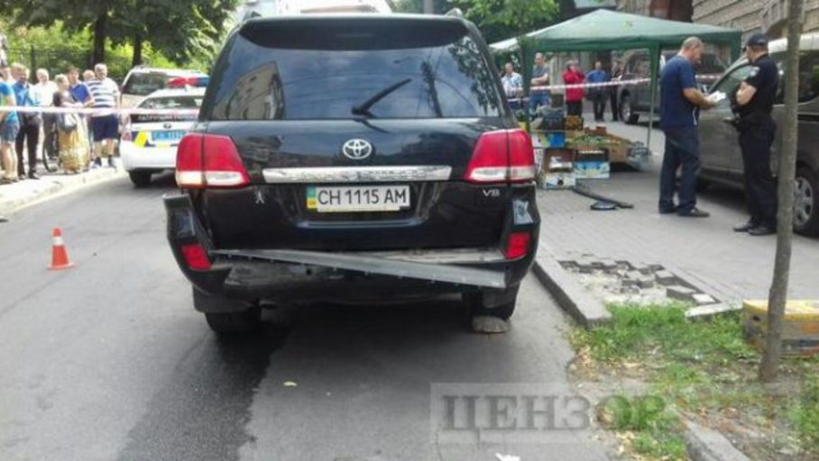В центре Киева взорвался автомобиль